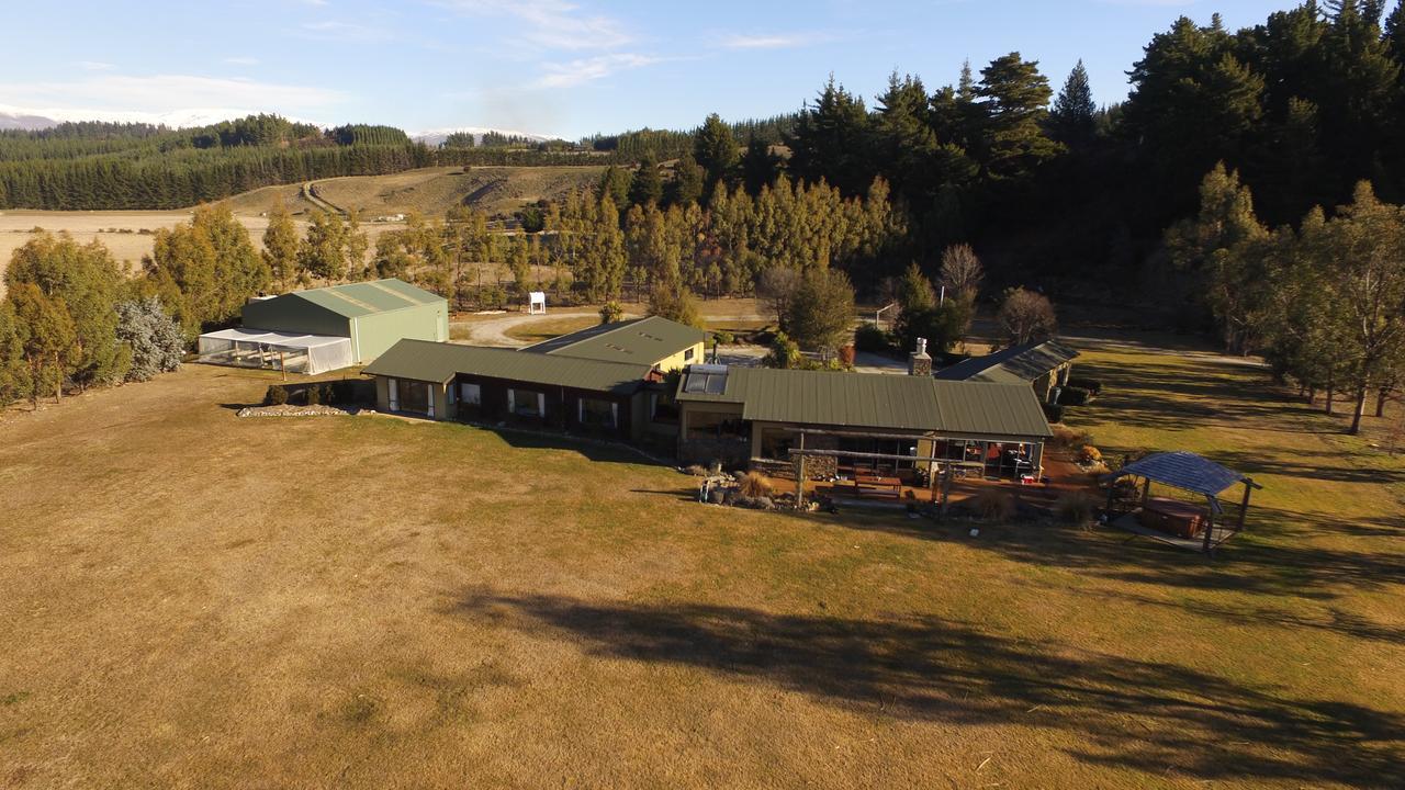 Mt Maude Country Lodge Lake Hawea Eksteriør bilde